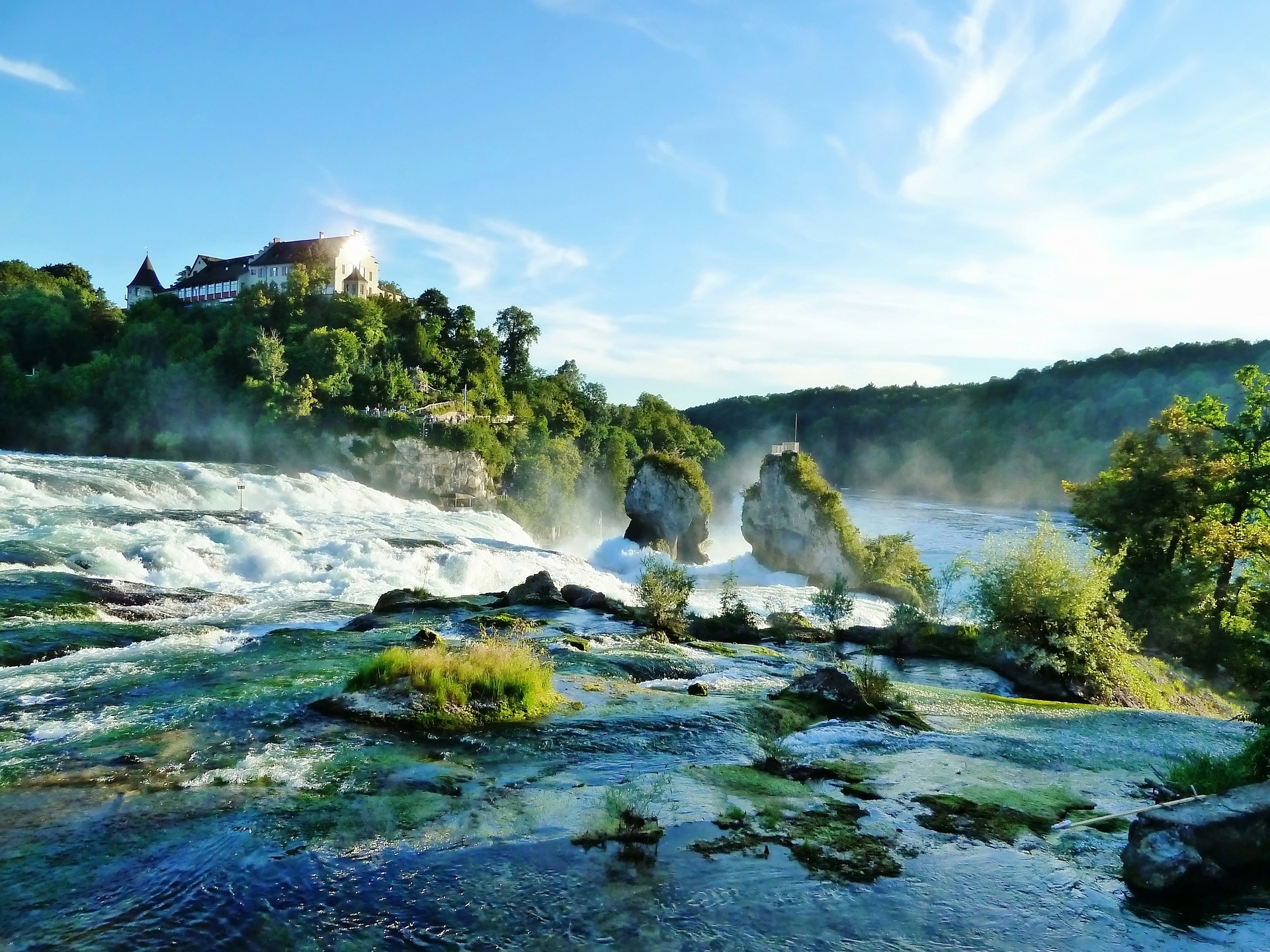 7 miejsc w Alpach które warto zobaczyć_wodospad Rheinfall