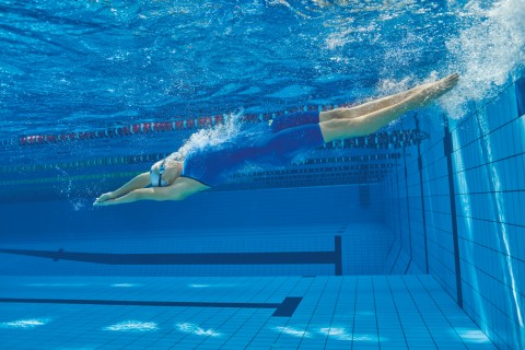 Trening pływacki: 3 sposoby na poprawę fazy podwodnej